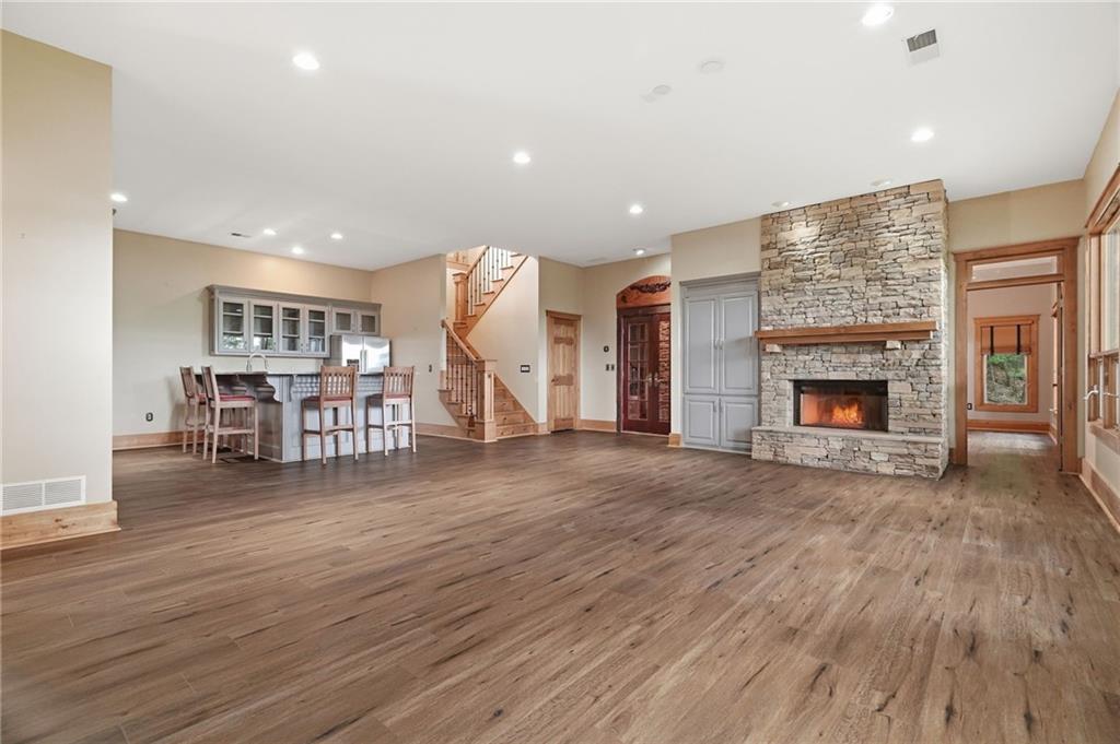 861 Summit Drive