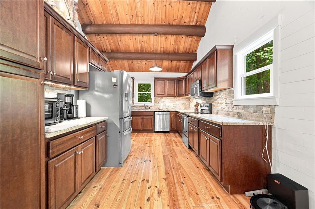 884 Quail Cove Drive
