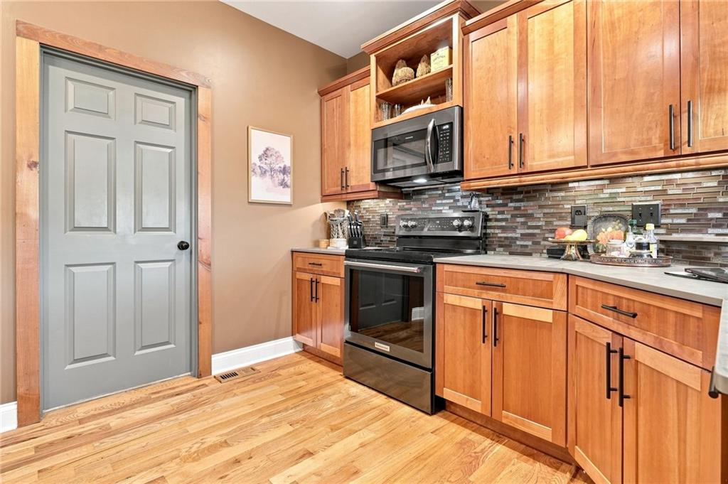1458 Valley View Drive