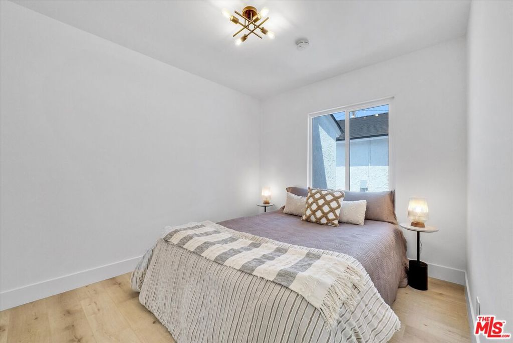 14802 Seaforth Avenue