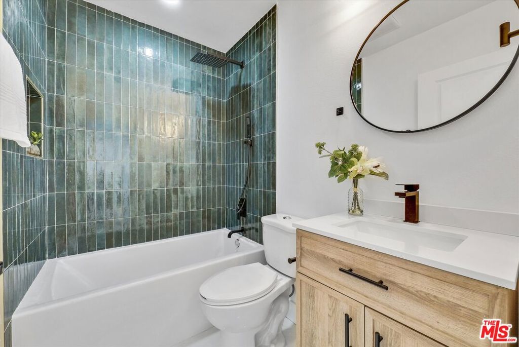 14802 Seaforth Avenue