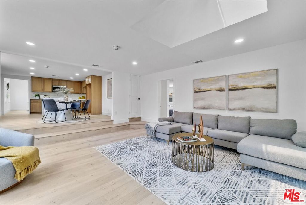 14802 Seaforth Avenue