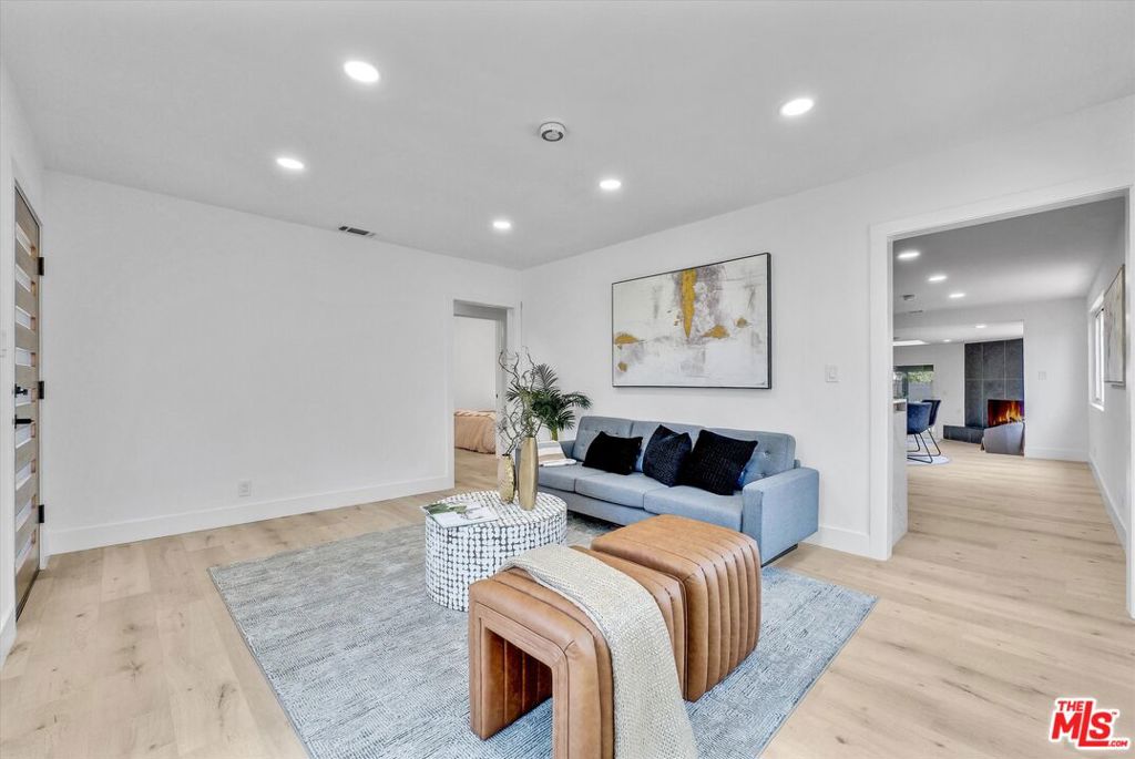 14802 Seaforth Avenue