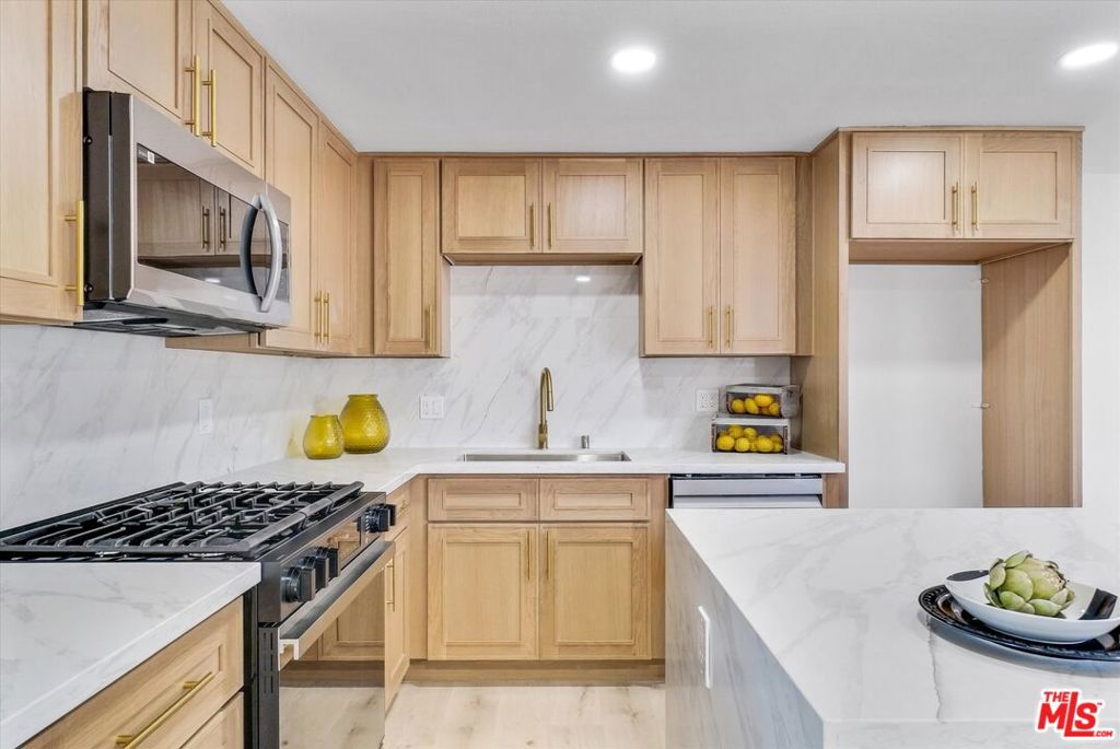 14802 Seaforth Avenue