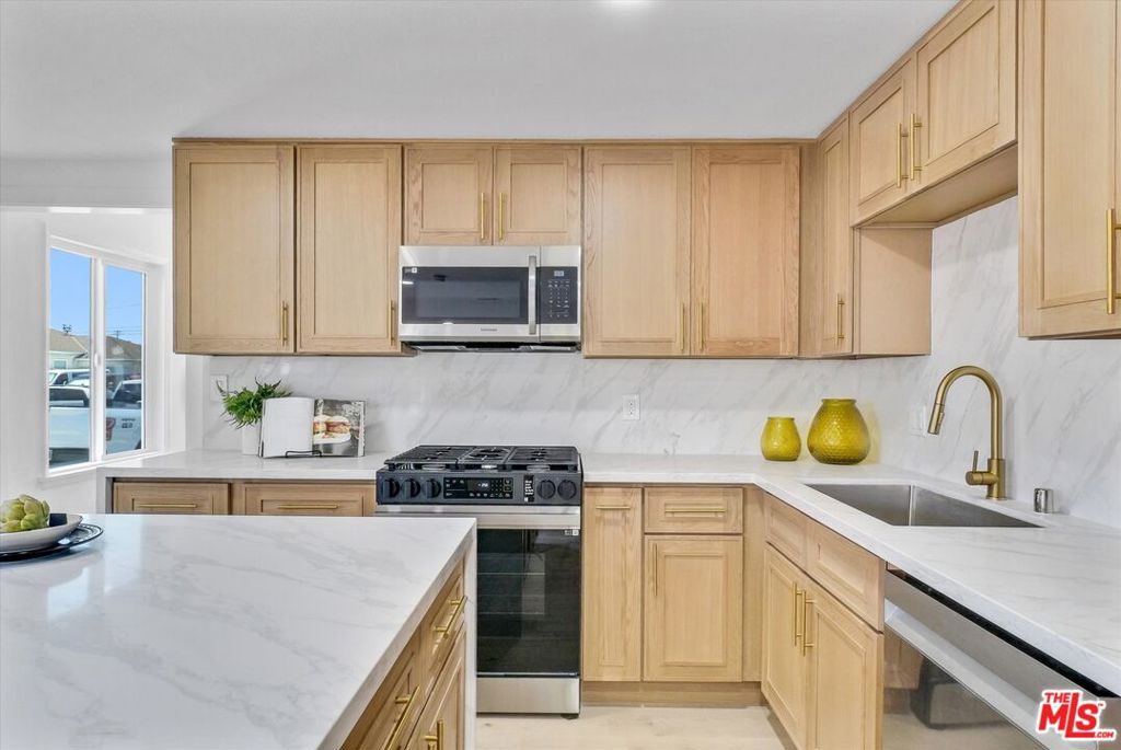 14802 Seaforth Avenue