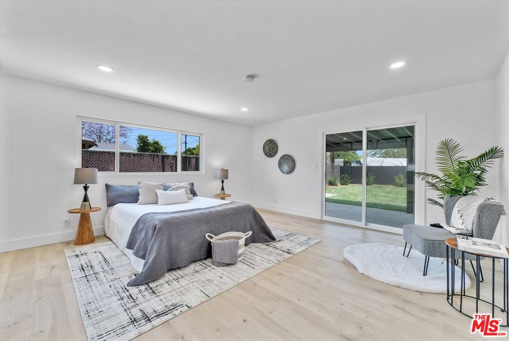 14802 Seaforth Avenue