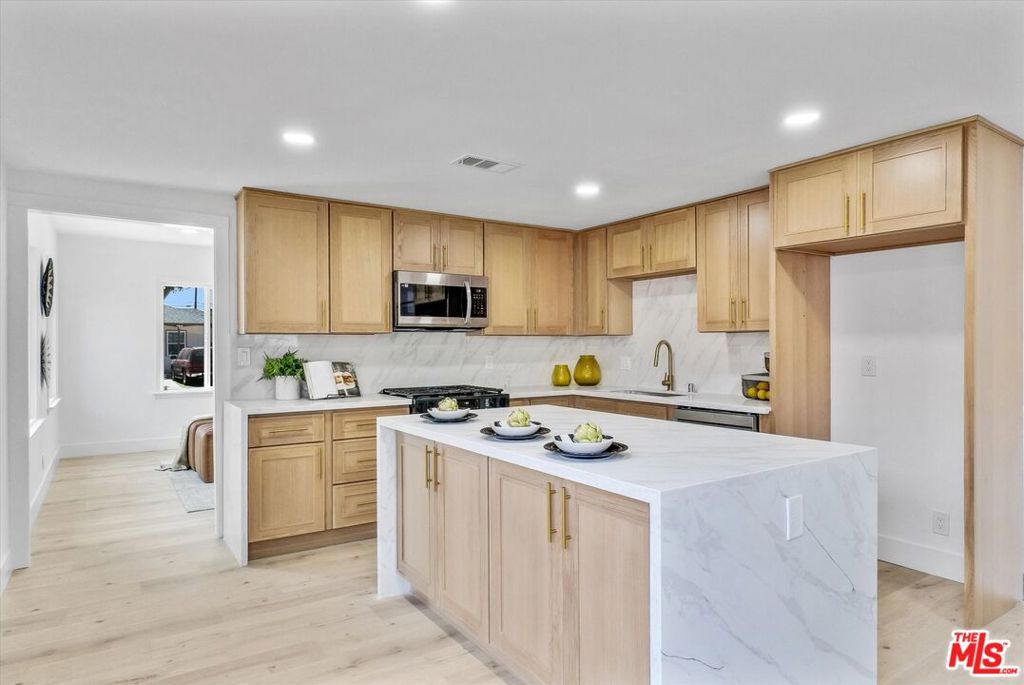 14802 Seaforth Avenue