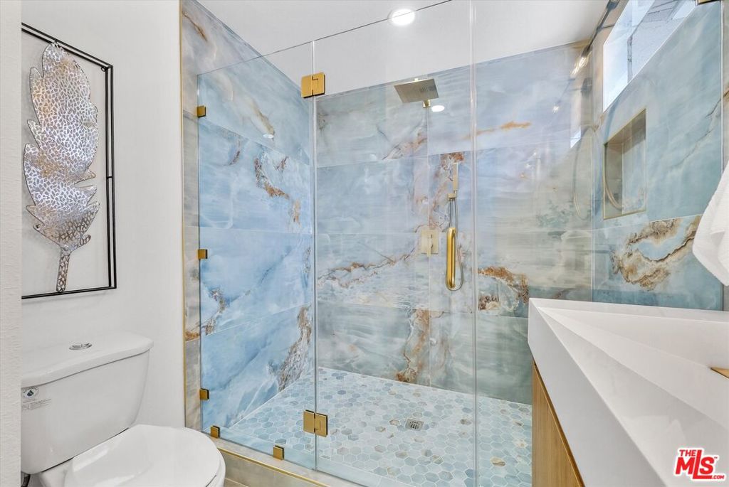 14802 Seaforth Avenue