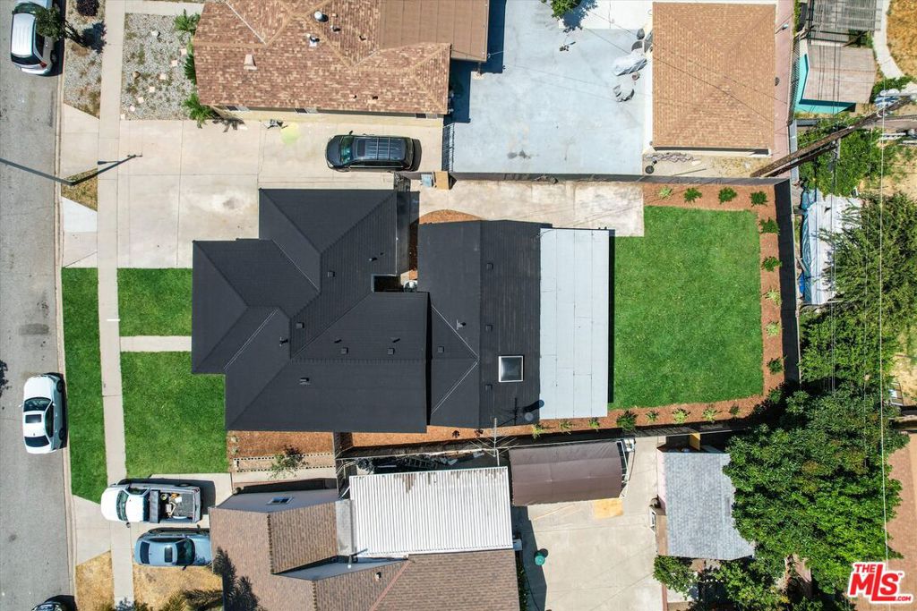 14802 Seaforth Avenue