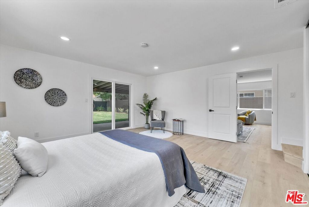 14802 Seaforth Avenue