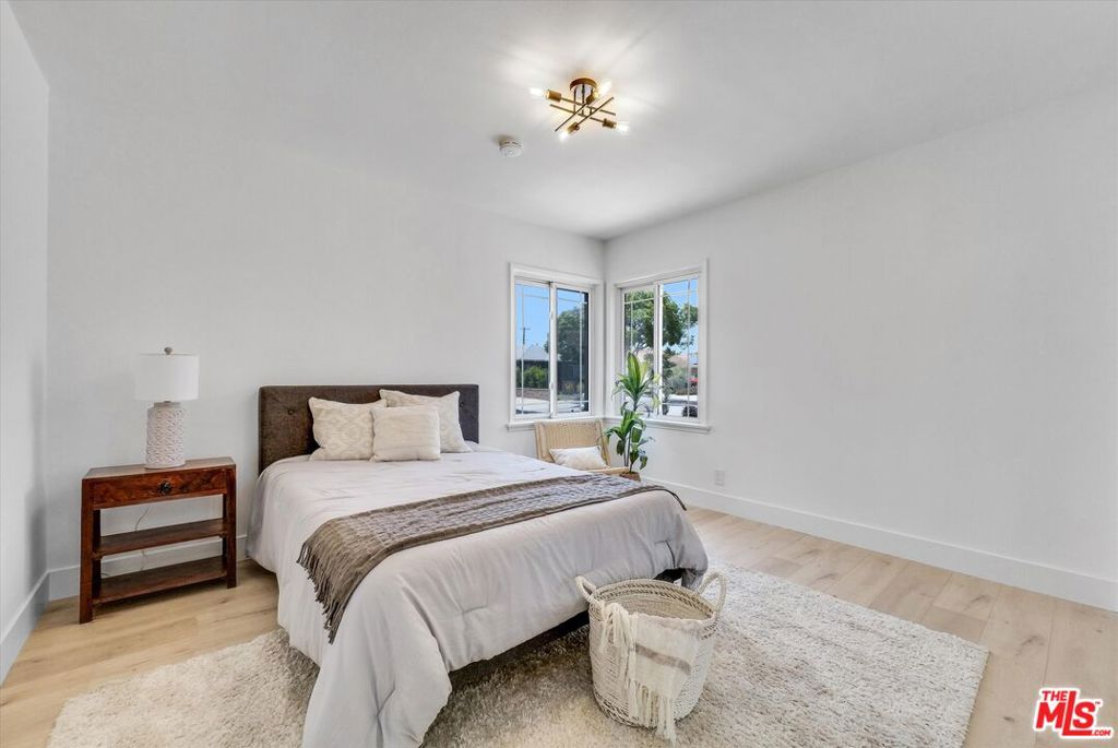 14802 Seaforth Avenue