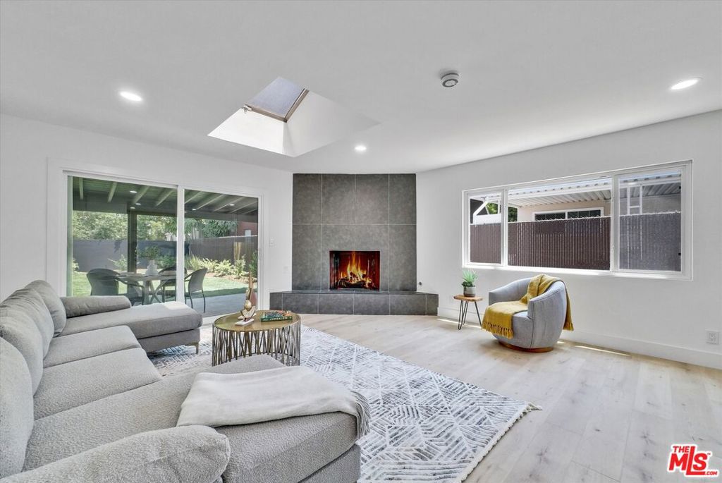 14802 Seaforth Avenue