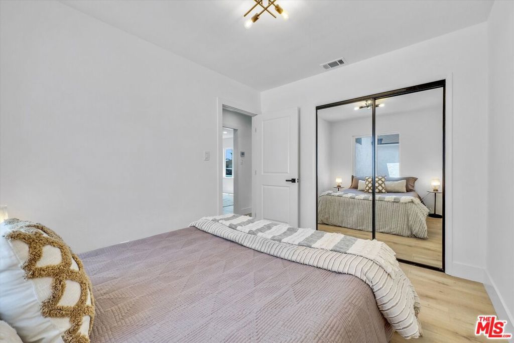 14802 Seaforth Avenue