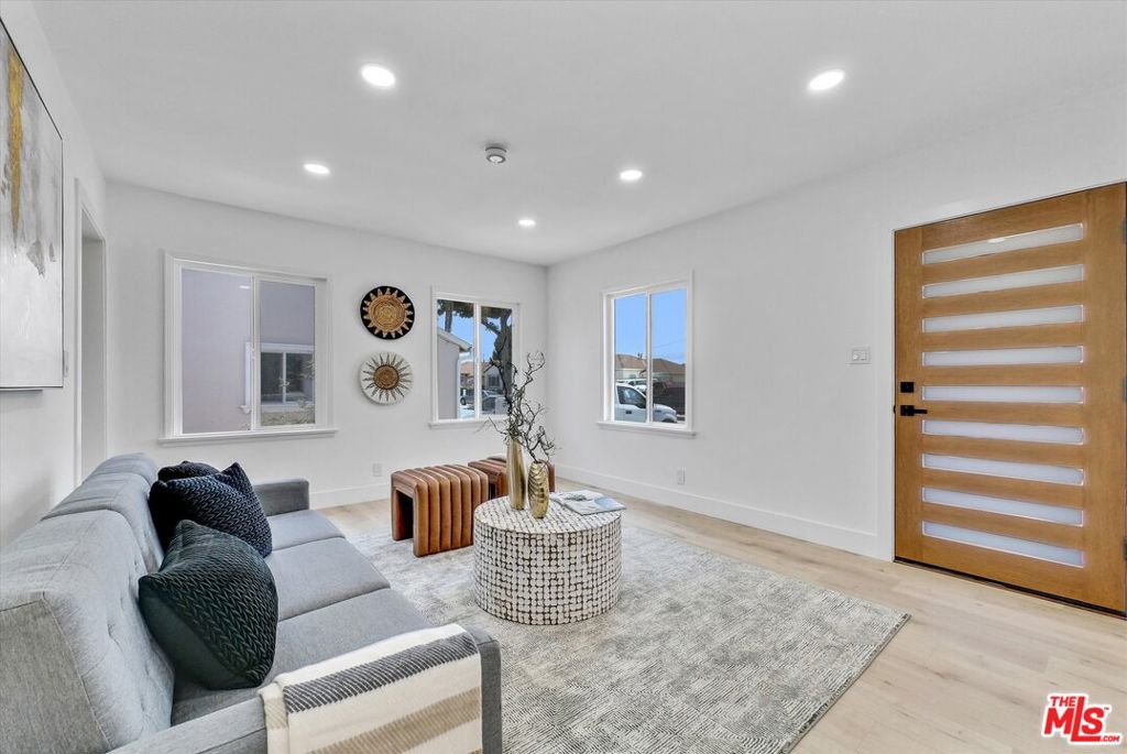 14802 Seaforth Avenue