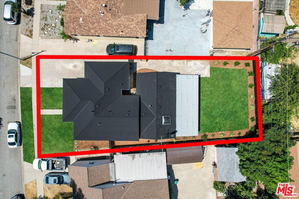 14802 Seaforth Avenue