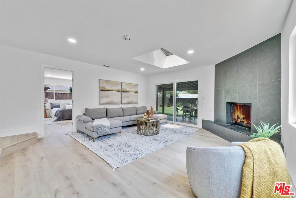 14802 Seaforth Avenue