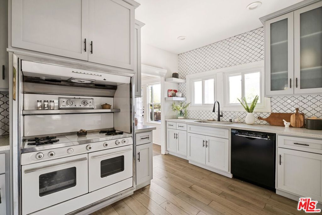 2351 W 31st Street