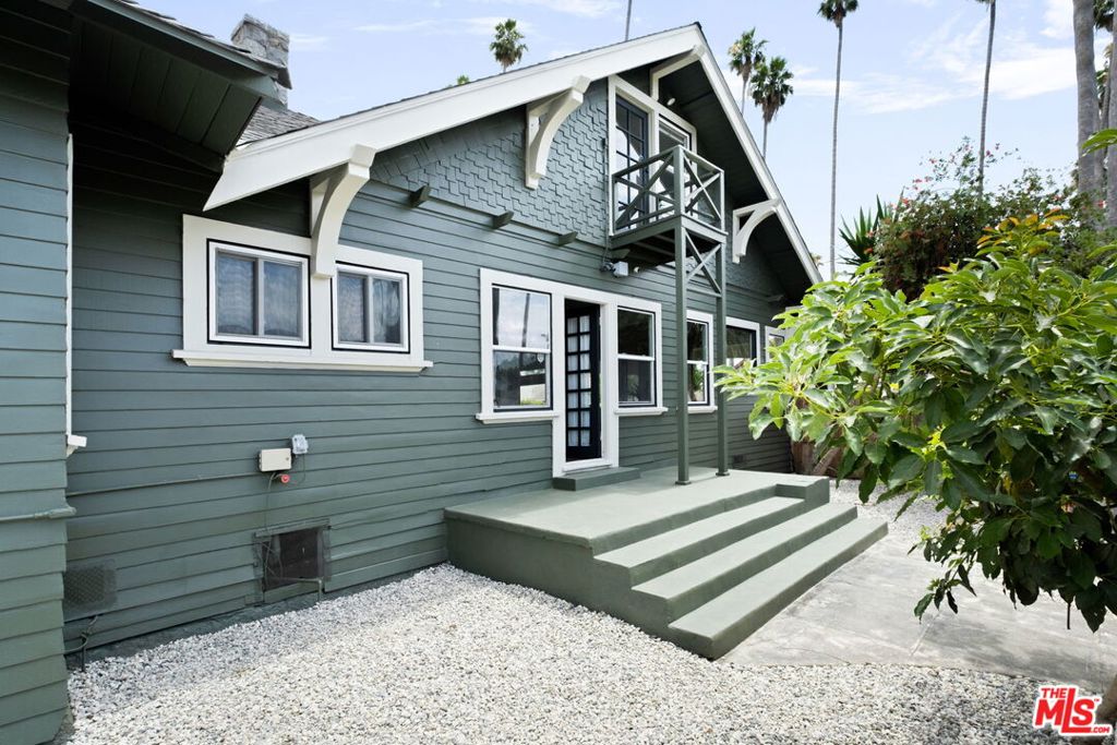 2351 W 31st Street