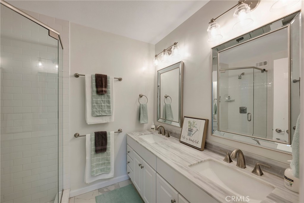 1670 S Heritage Circle