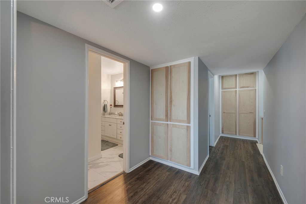 1670 S Heritage Circle