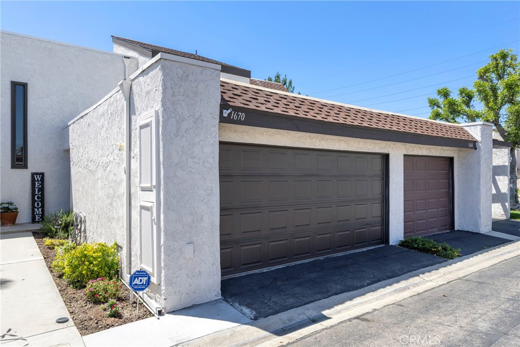 1670 S Heritage Circle