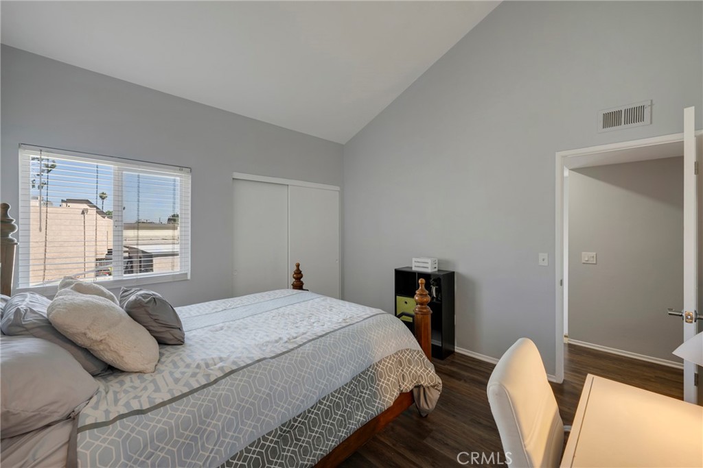 1670 S Heritage Circle