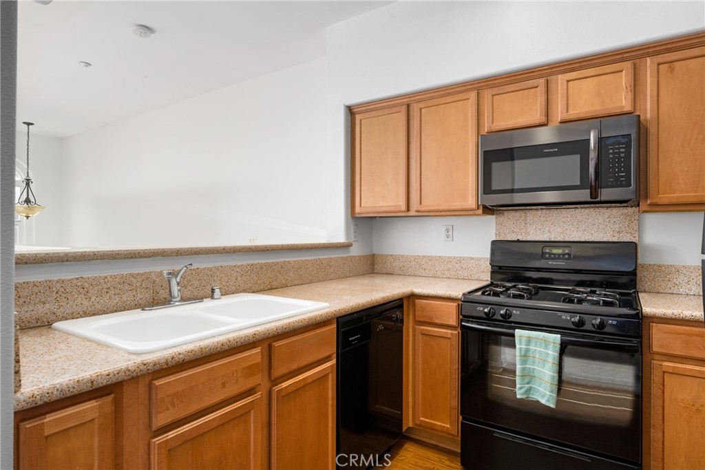 1138 N Euclid Street 6