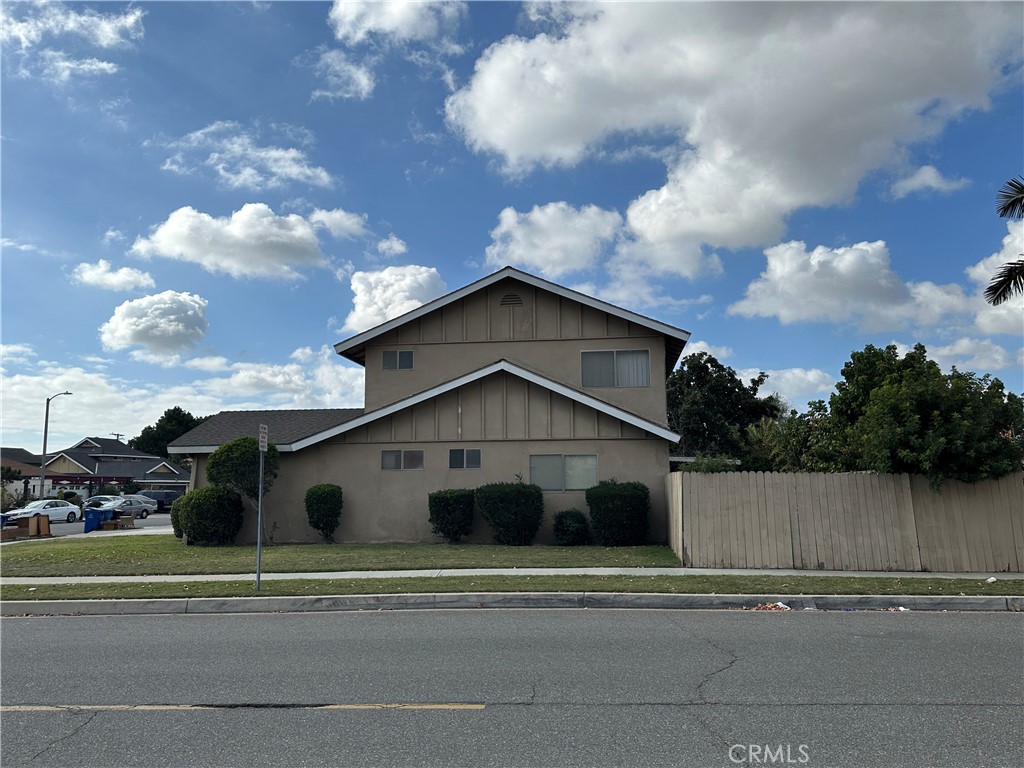 10061 Whispering Pine Circle