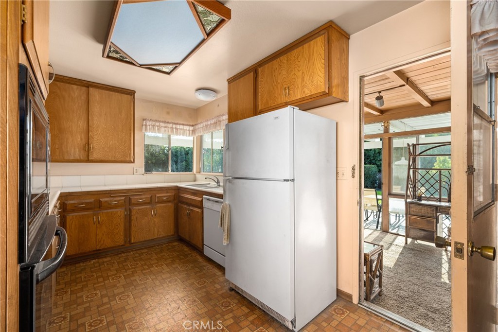 1586 W Mells Lane