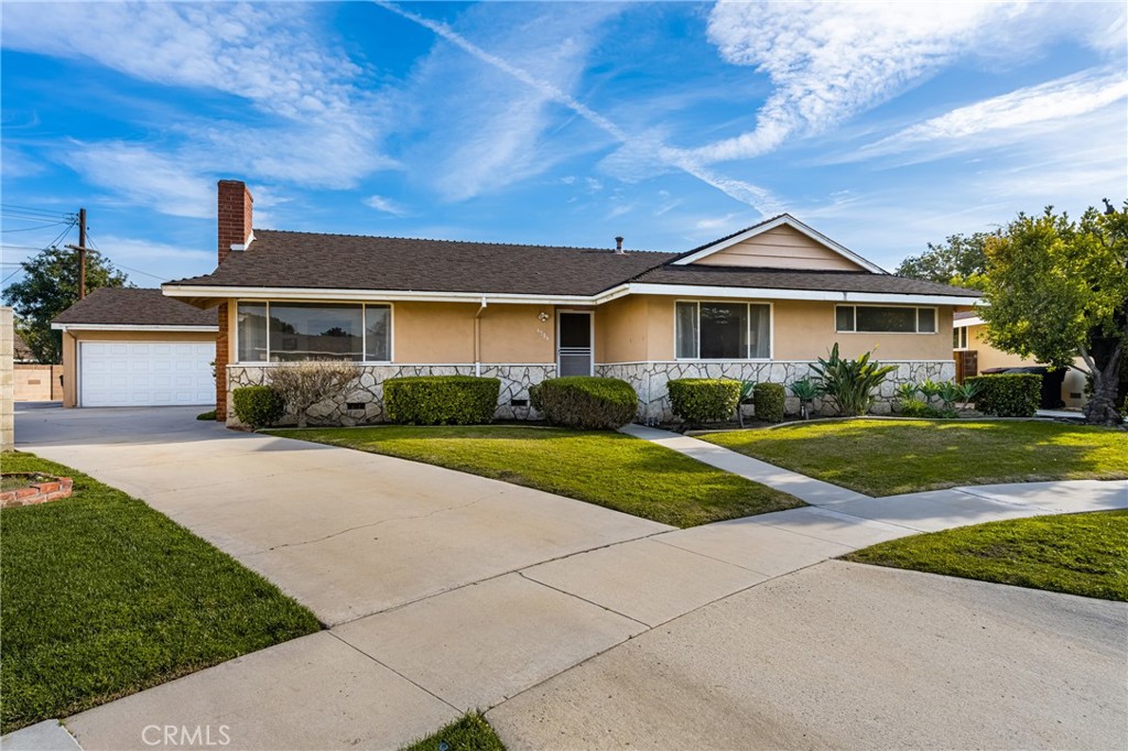 1586 W Mells Lane