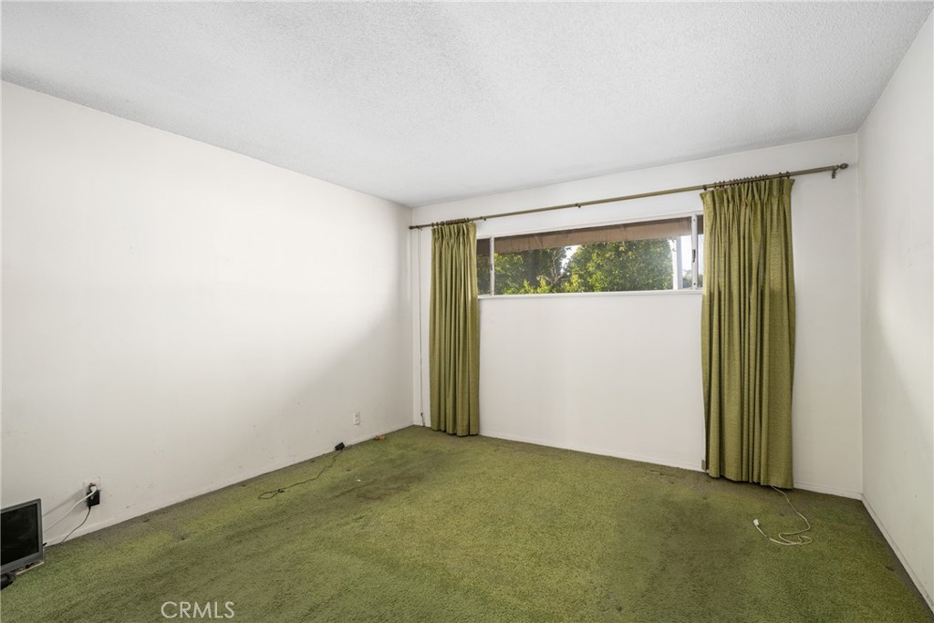 1586 W Mells Lane