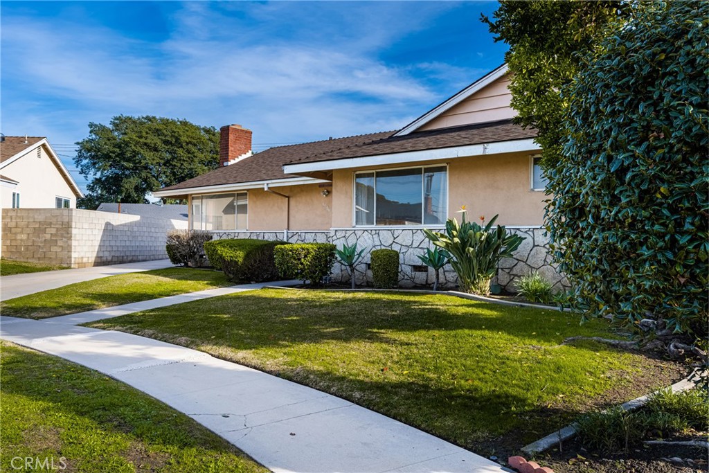 1586 W Mells Lane