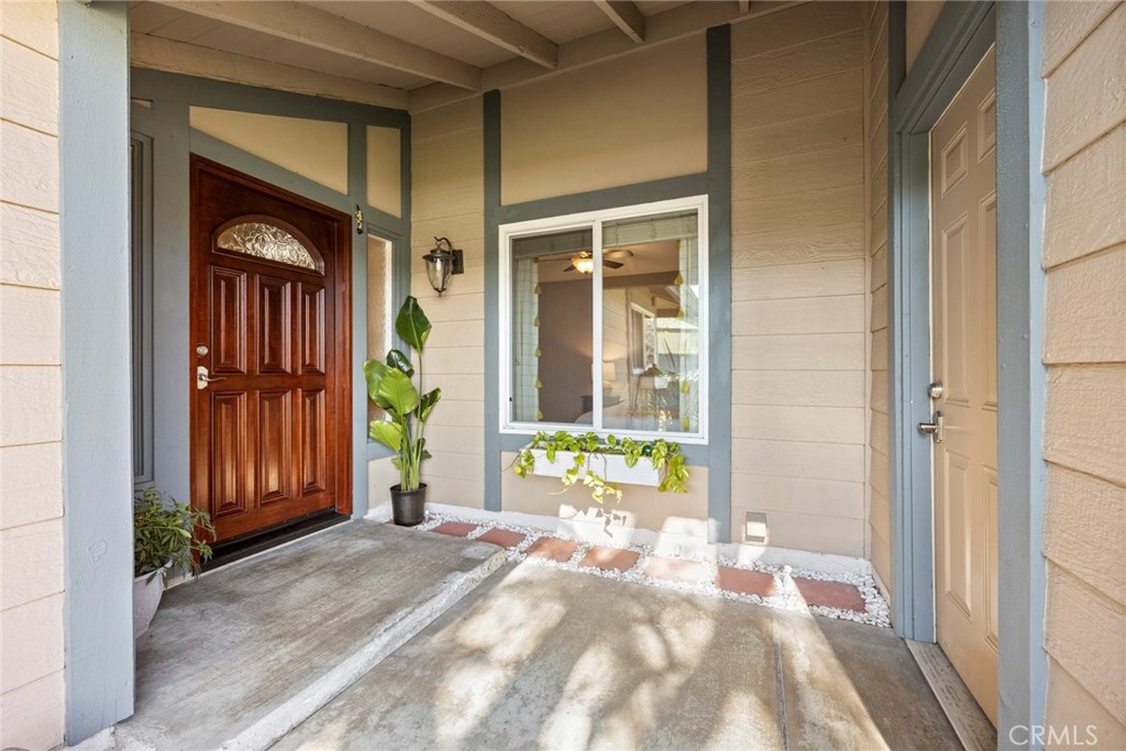 6735 Vista Loma