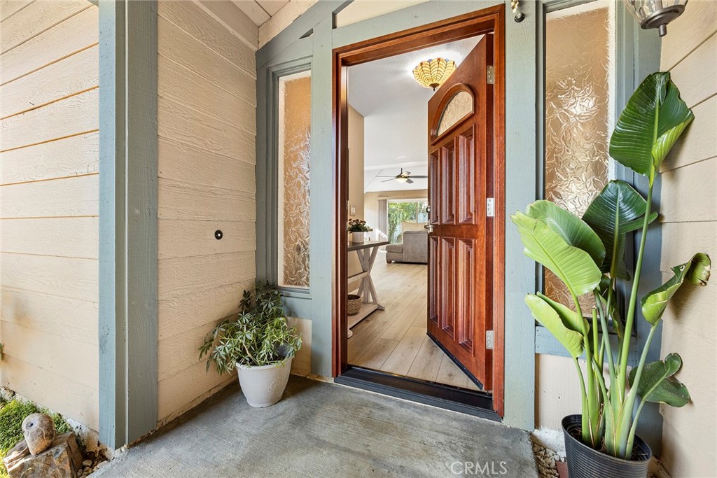 6735 Vista Loma