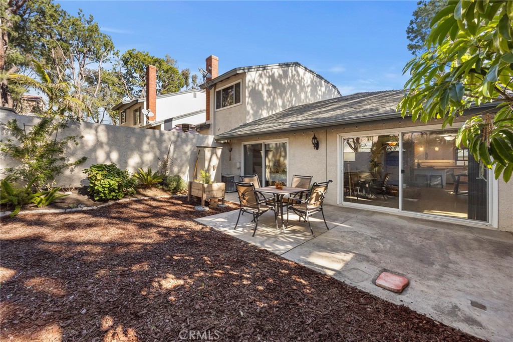 6735 Vista Loma