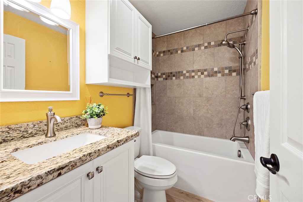 6735 Vista Loma