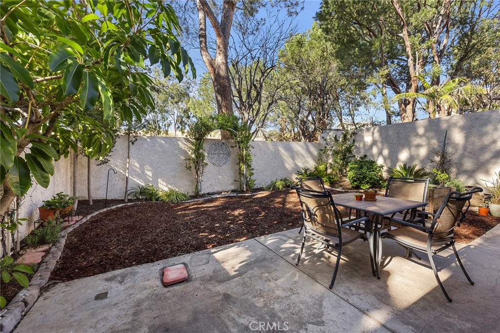 6735 Vista Loma