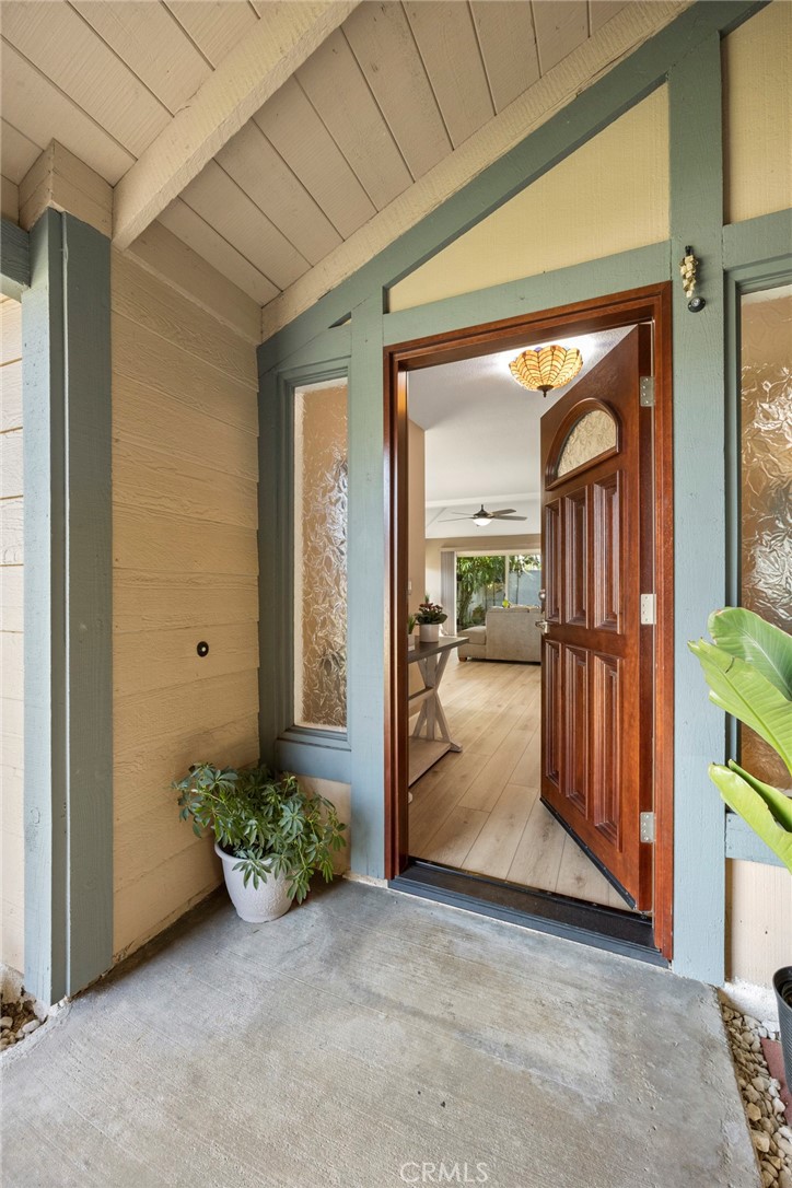 6735 Vista Loma