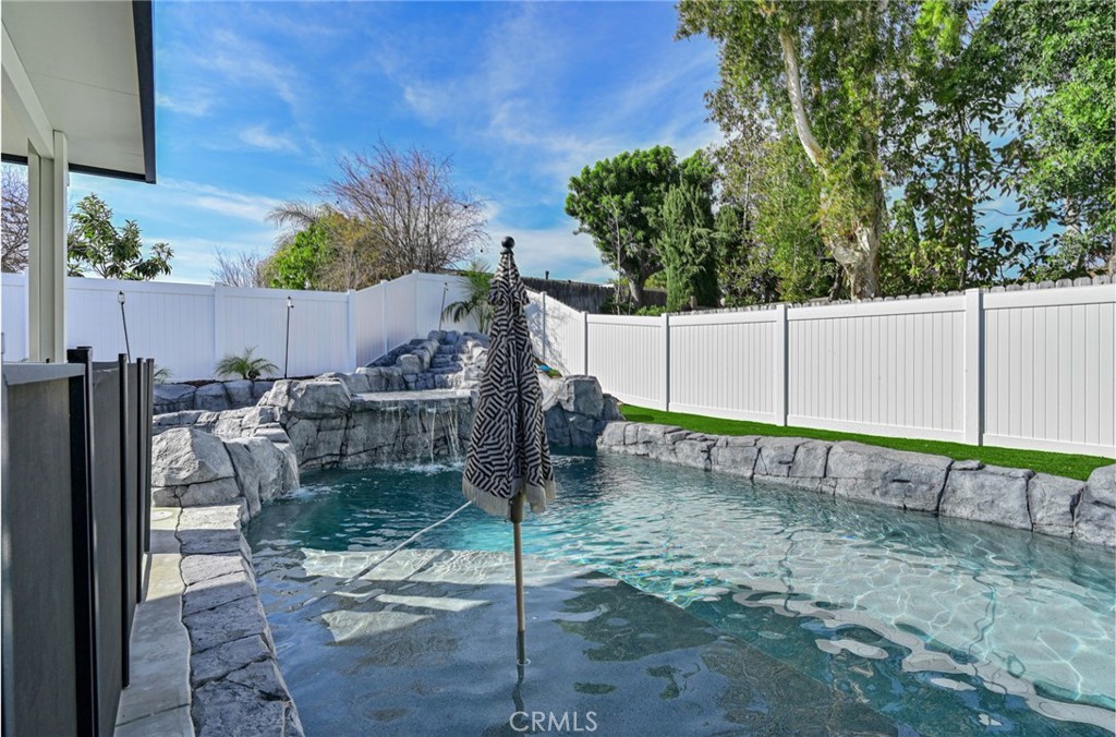 5735 WESTFIELD Street
