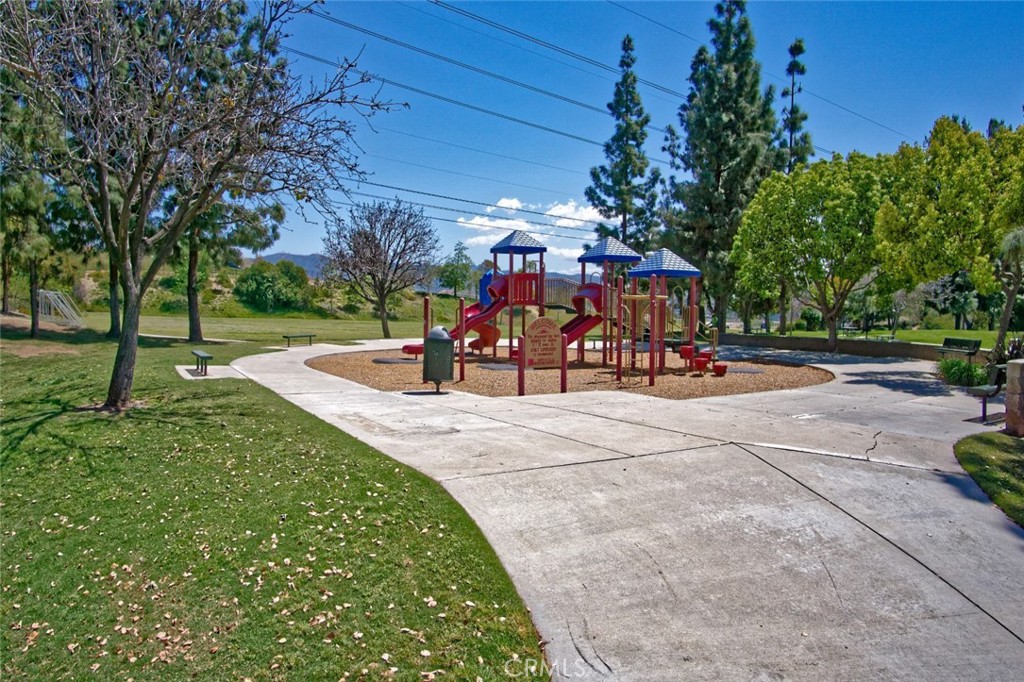 5735 WESTFIELD Street