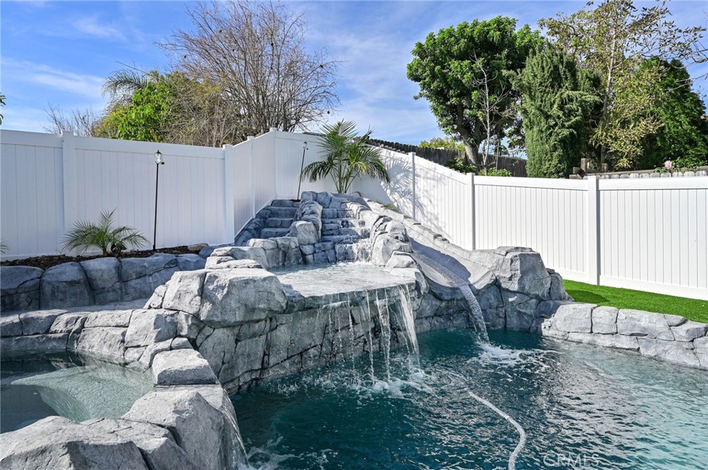 5735 WESTFIELD Street