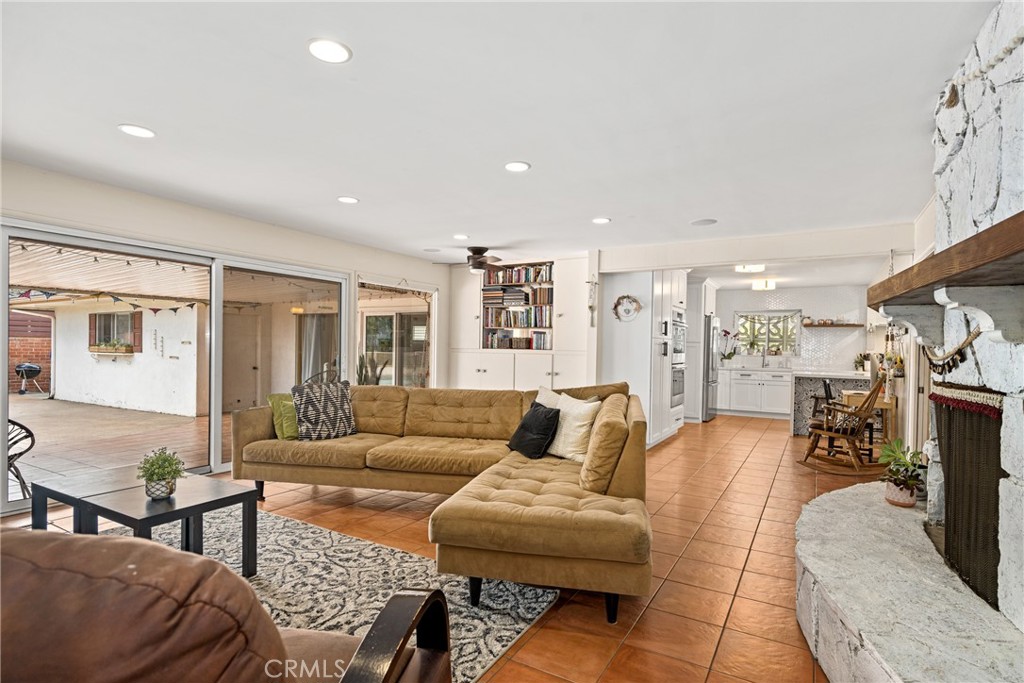 626 N Pioneer Drive