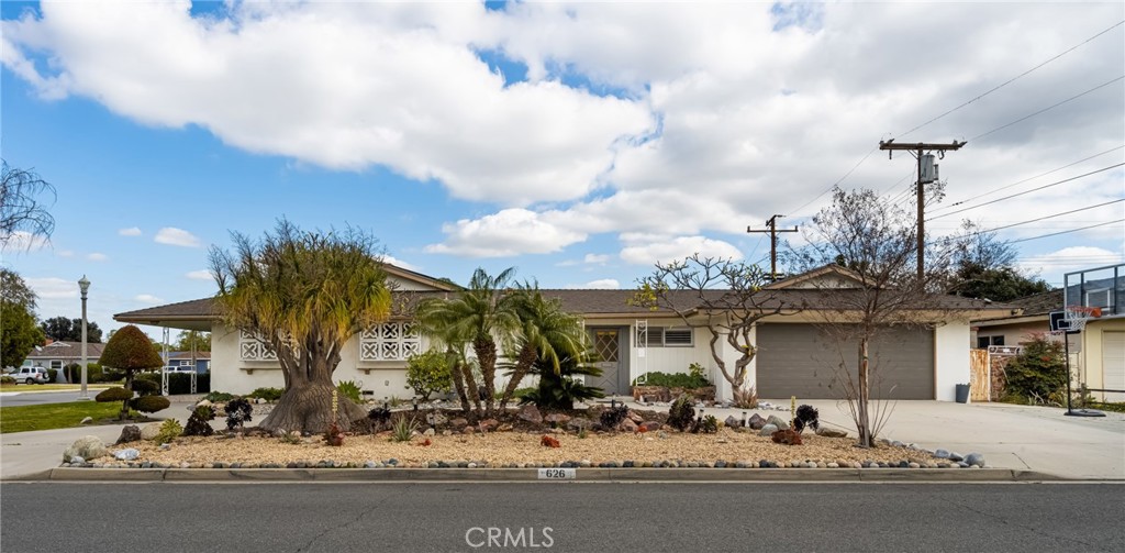 626 N Pioneer Drive
