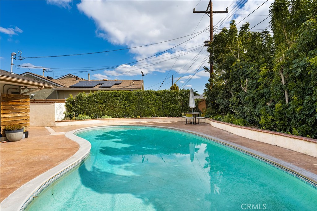 626 N Pioneer Drive