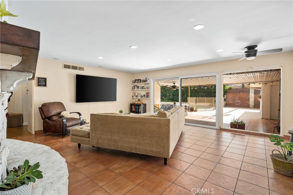 626 N Pioneer Drive