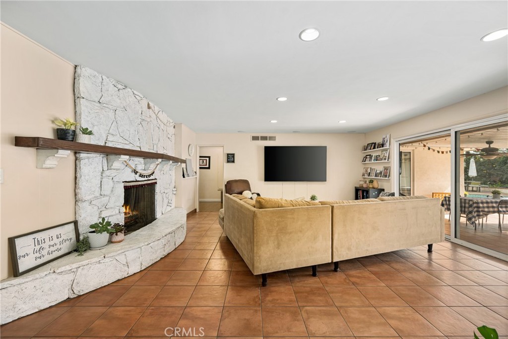 626 N Pioneer Drive