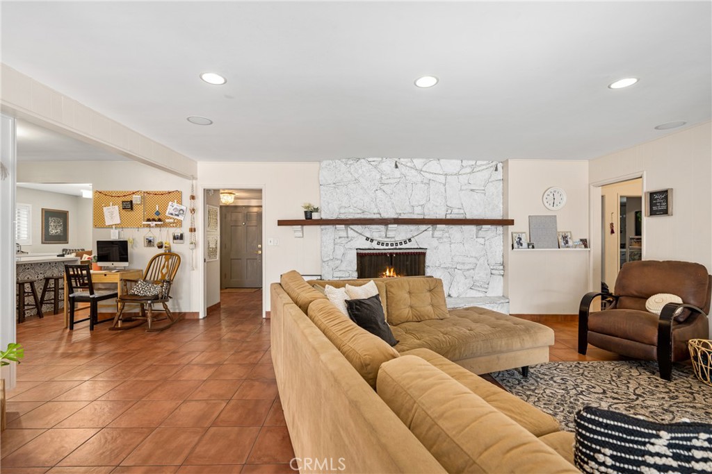 626 N Pioneer Drive