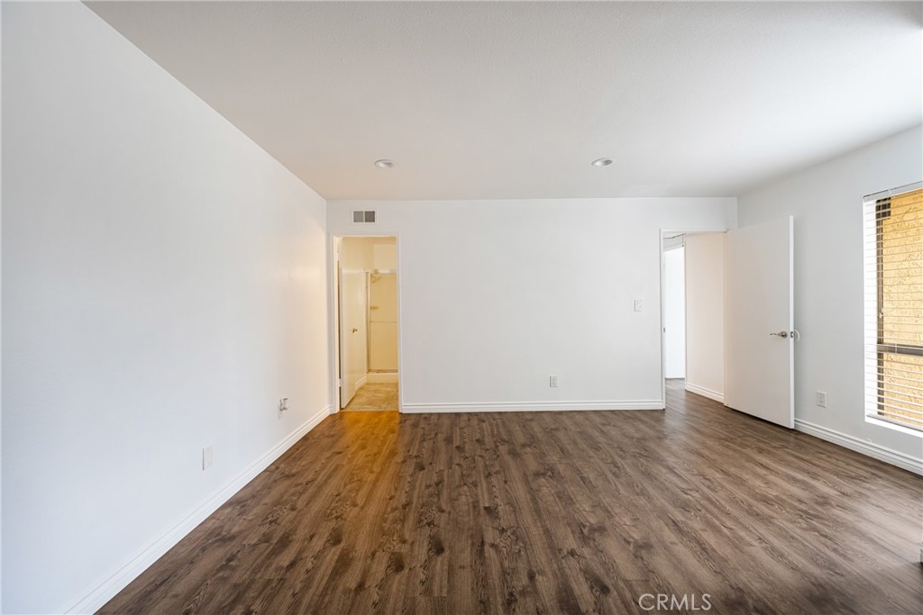 1244 E Bell Avenue 86O