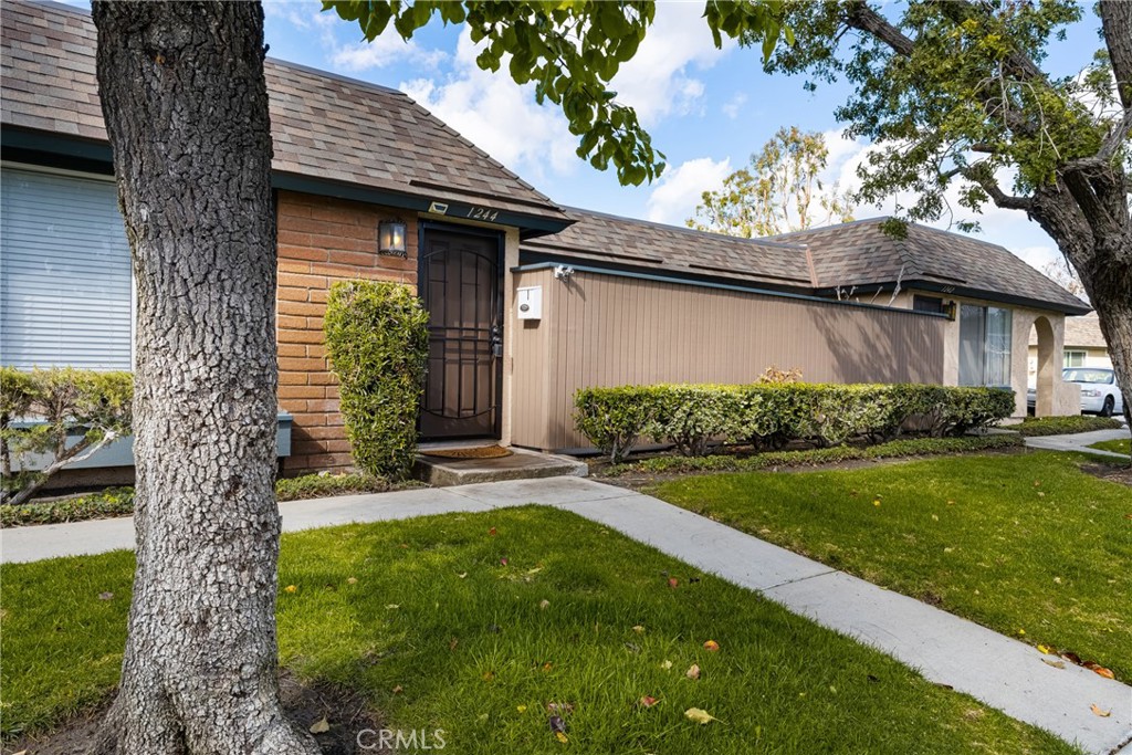 1244 E Bell Avenue 86O
