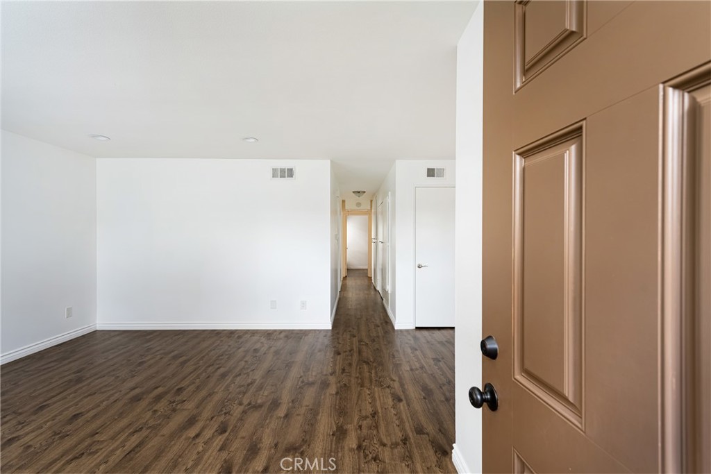 1244 E Bell Avenue 86O